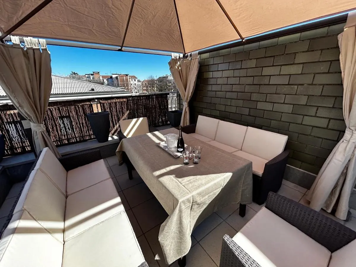 R39 Attic With Terrace And Private Parking Apartment Milan Italy
