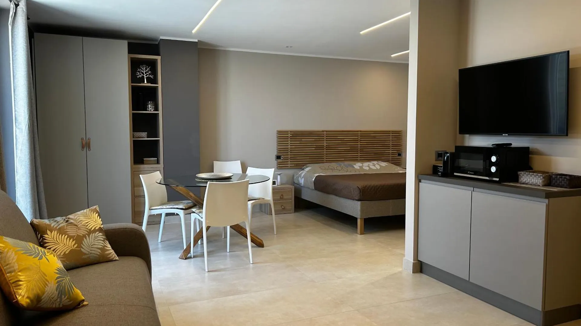 R39 Attic With Terrace And Private Parking Apartment Milan Italy
