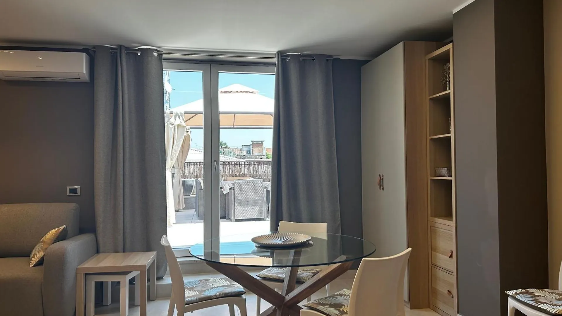 R39 Attic With Terrace And Private Parking Apartment Milan
