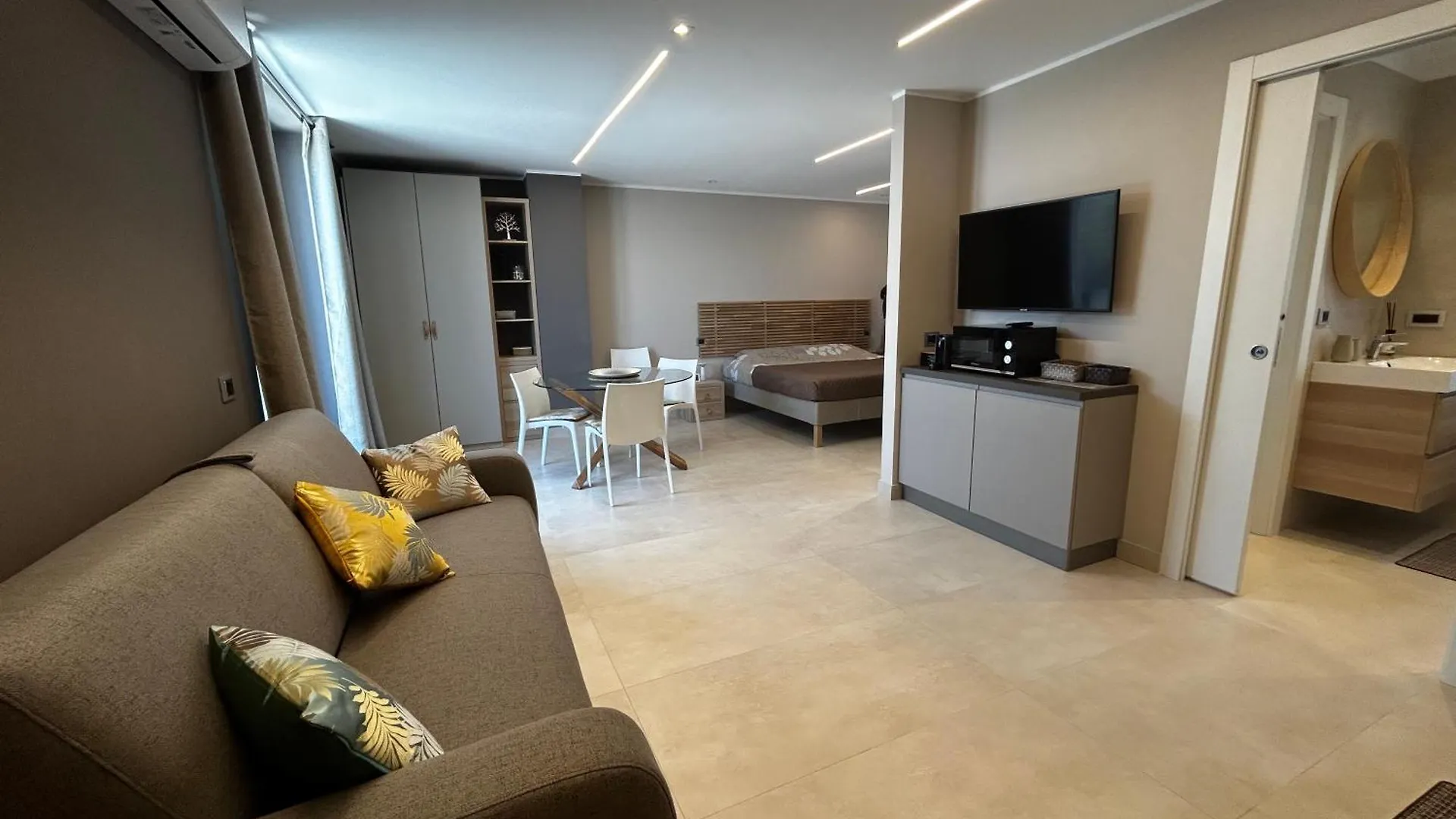 R39 Attic With Terrace And Private Parking Apartment Milan