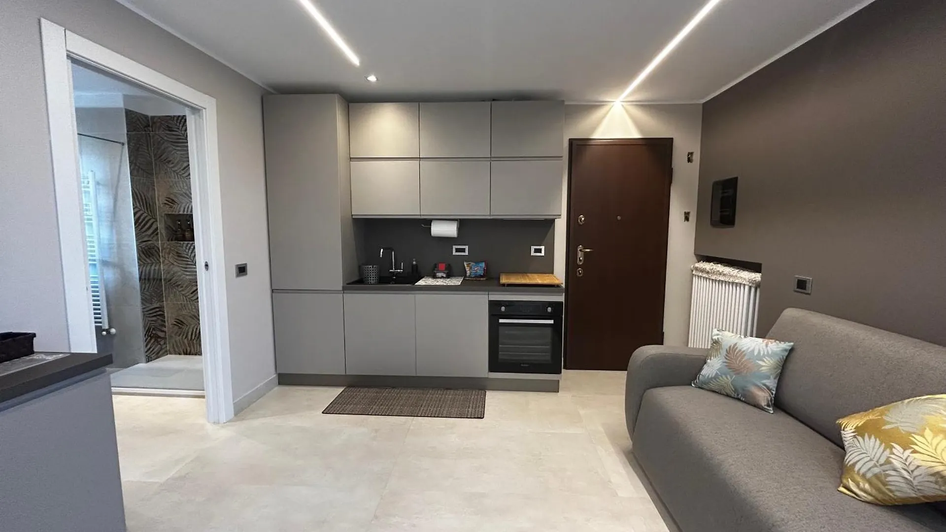 R39 Attic With Terrace And Private Parking Apartment Milan 0*,  Italy